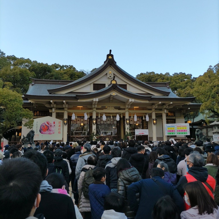 湊川神社の拝殿